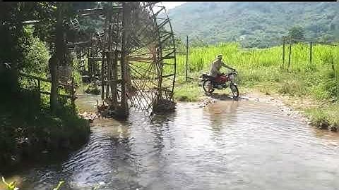 vào bản thăm guồng nước đồng bào  người thái