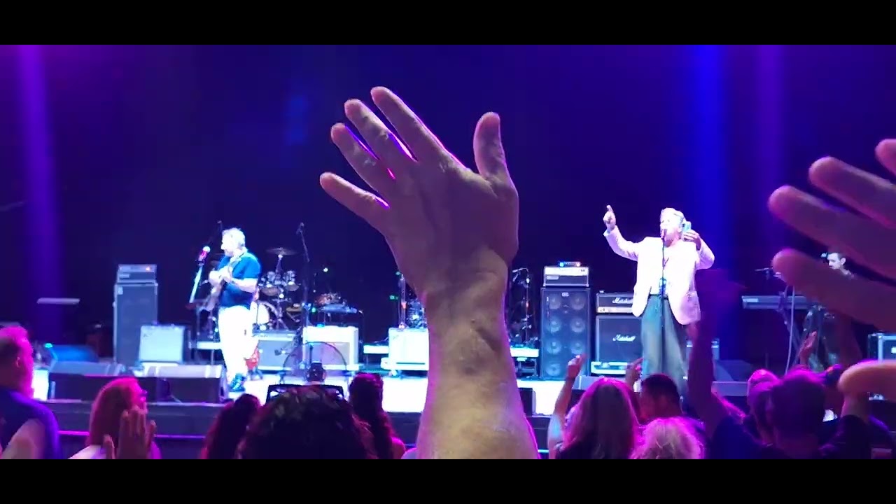 China Crisis "King in a Catholic Style" Cal Coast Theatre, San Diego, 8-21-25 