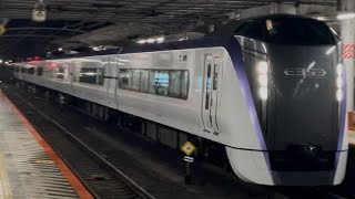 E353系モトS108編成が特急かいじ51号竜王行きとして豊田駅2番線を通過するシーン(5151M)2025.6.3.20:04