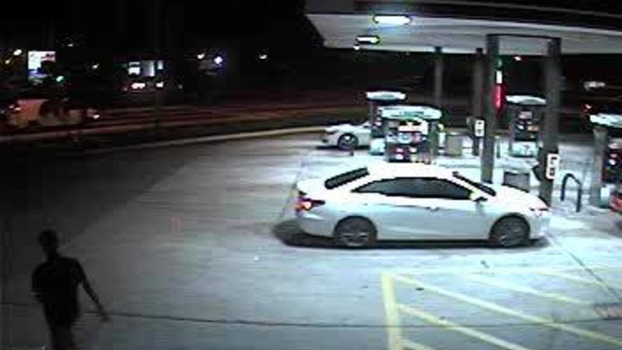 Surveillance video shows thief steals car with baby inside - YouTube