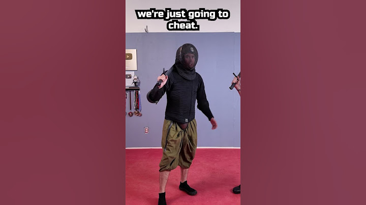 Is throwing knives effective in a sword fight? #sword #martialarts #sparring