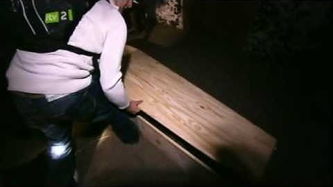 Part Five of Ghosthunting with Louis Walsh   Boyzone(2).flv