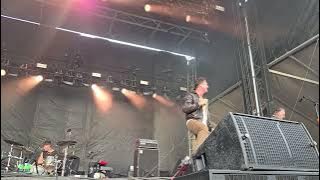 Anberlin's Stephen Christensen Killing Time During Technical Difficulties 