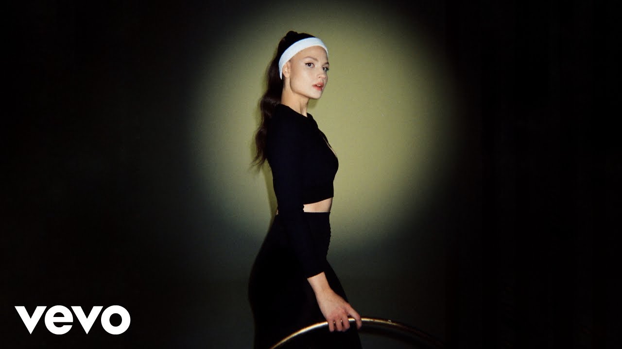 Julia Rocka - Gorset (Official Video) Julia Rocka - Gorset (Official Video)