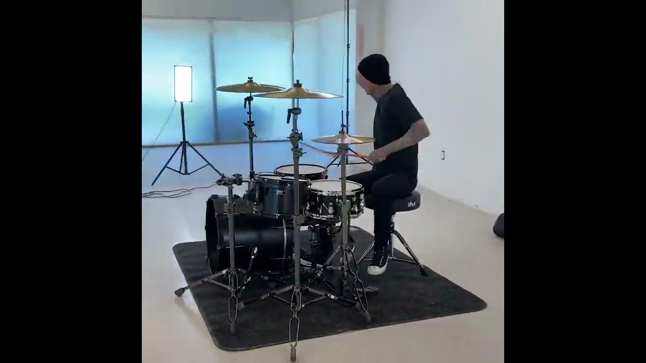 Travis Barker 🥁🔥