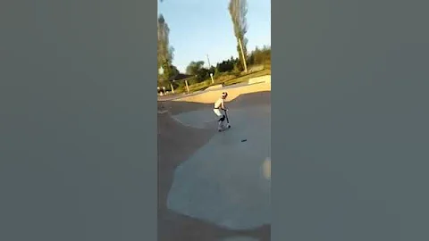 Levi Schorr scooter action