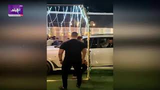 محمد النني يقود سيارة فارهة في حفل زفاف شقيقته