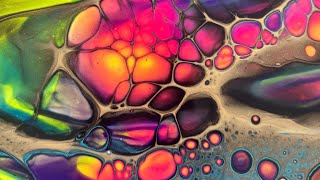 Making a Hide & reveal acrylic fluid painting 