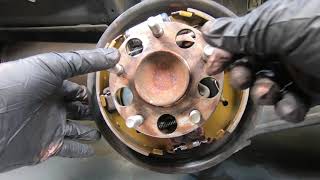 Drum Brakes on a 2009 Honda Civic how to replacement rear brakes 8th generation