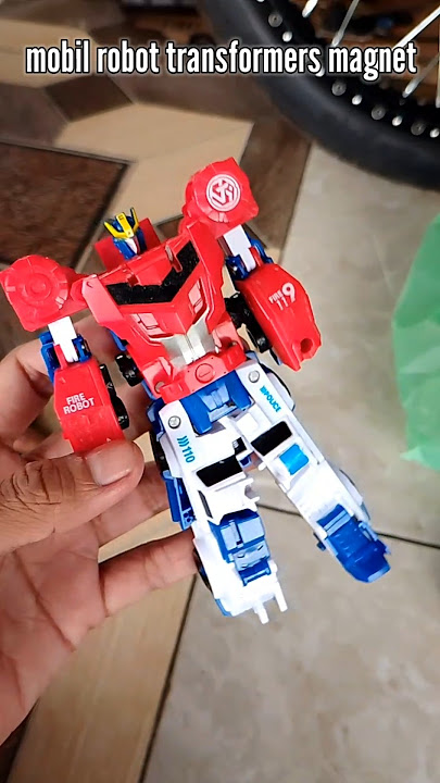ada lagi mobil robot transformers magnet