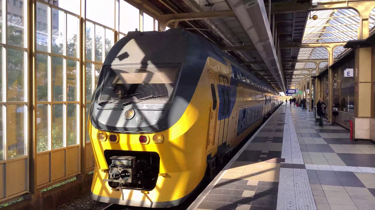 Treinen en Metro's in Amsterdam Amstel 27 oktober 2018 (4K)