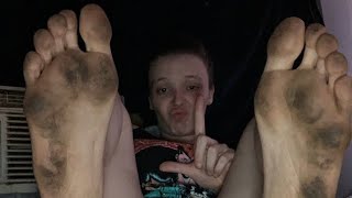 Goddess Nacole’s dirty and stinky soles