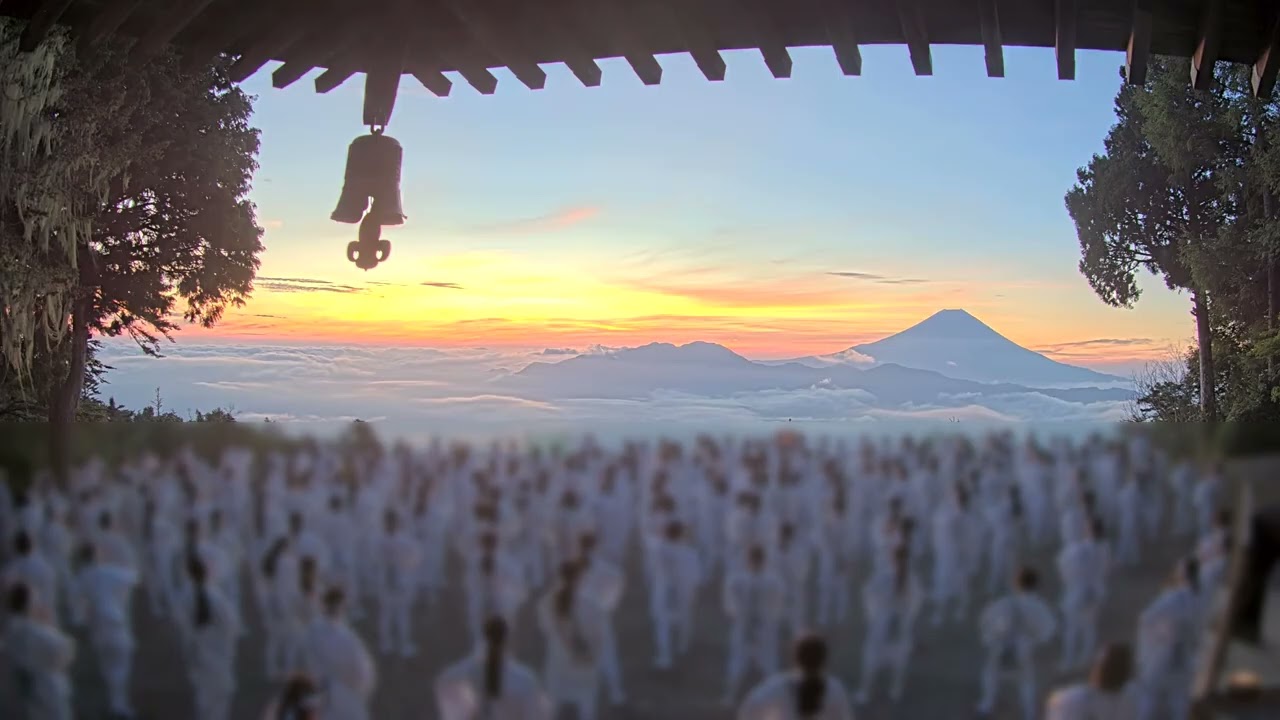 【4K】2025年7月28日 七面山（標高1,982m）から見た富士山