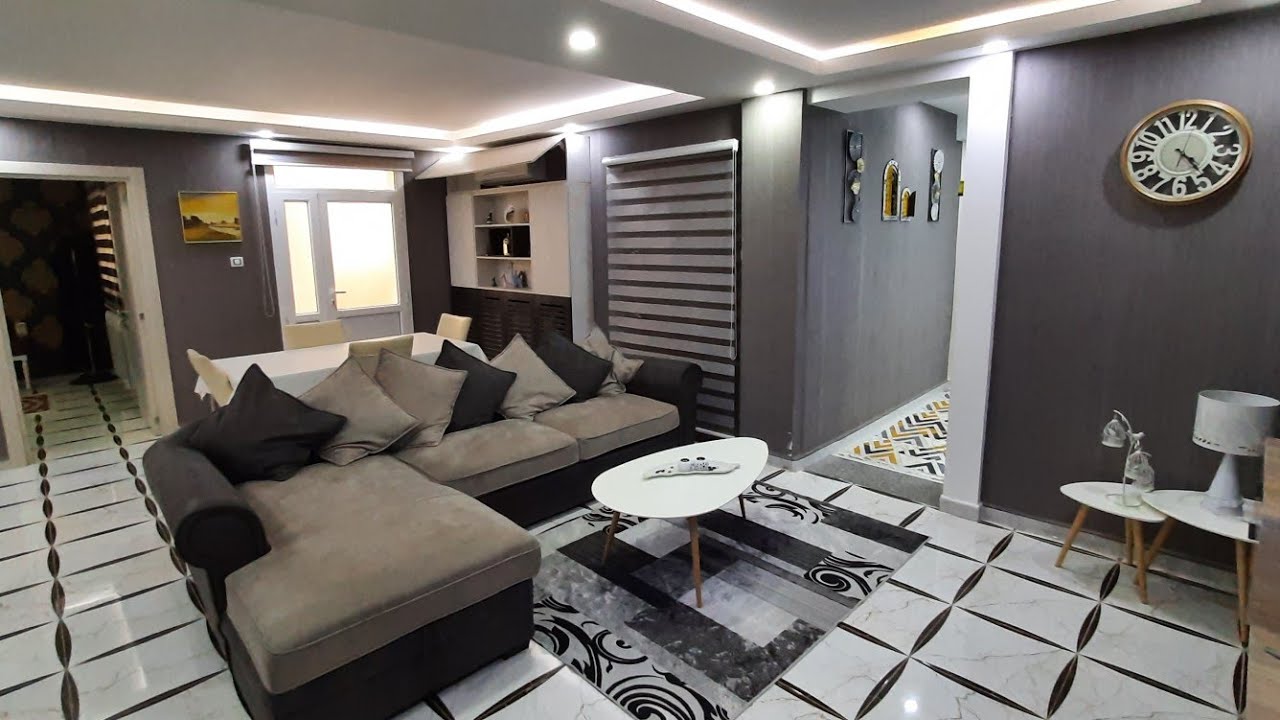 Vendu...A vendre  Bel Appar prom F7.  Boxe de voiture. 232m carré. 1er étage.  centre ville setif.