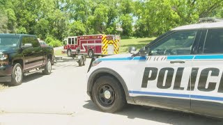 Small boat overturns at Lake Waco