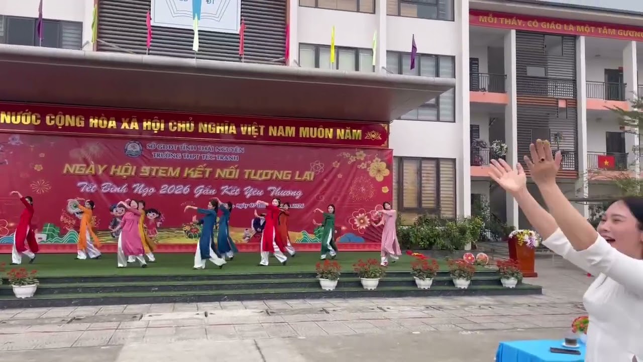 Nụ cười xuân - Vạn sự như ý