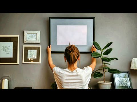 Video: Aprenda cómo colgar el arte de la pared de la manera correcta en todo momento