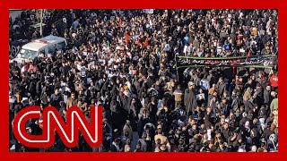 Huge crowds turn out for Iranian general's furneral