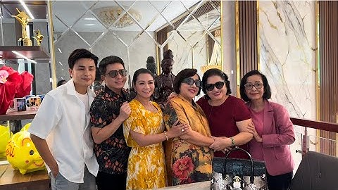 Ngọc Huyền tậu nhà mới, mẹ Lệ Thuỷ và má Ngọc Giàu hữu duyên xông nhà mới chúc nhiều may mắn