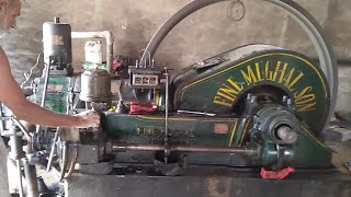 Starting the old Black Engine Best Sounding Engine 26 Hp 300 RPM Old Black Engine review