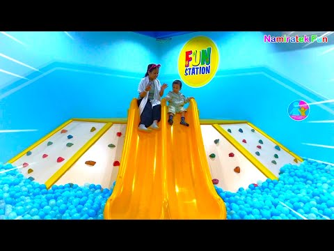 MANDI BOLA BERMAIN SEPUASNYA WAJIB KESINI - Balls Pit Show Blue
