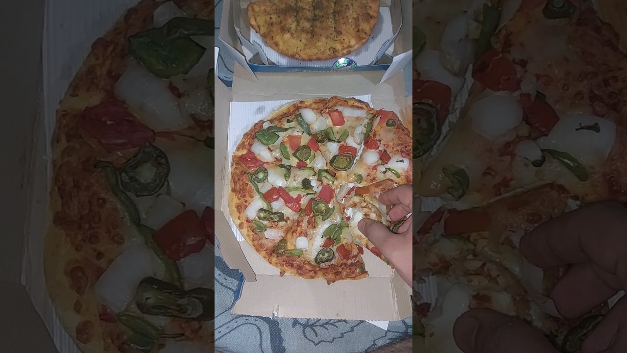Domino's Mexican green wave medium size pizza 🍕 dominos foodie 