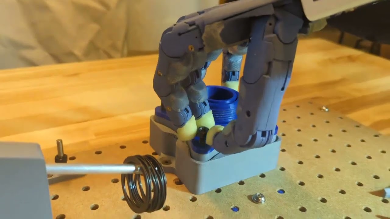 This Robotic Hand Assembles & Tightens Screws Autonomously 🤯