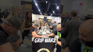Grip WARZ . Grip strength battle.  Brad castleberry vs Leroy Walker #gripstrength #armwrestling