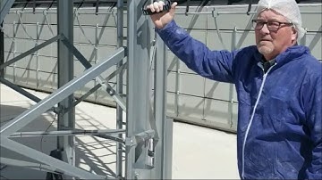 Feeding - Opening and closing way back lid