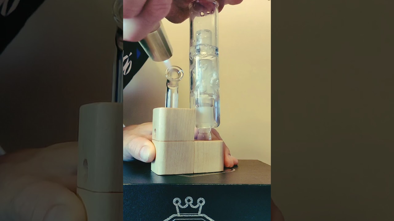 Sticky Brick Flip Brick 2019 with small glass bubbler