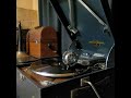 關 種子 ♪坊やの父さま♪(櫻) 1937年 78rpm. Columbia Model No G ー 241 phonograph.