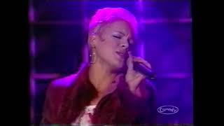 Pink - Most Girls (live with interview) Resimi