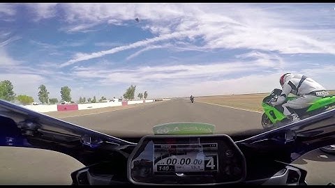 Buttonwillow - 2015 Yamaha R1 - Hot Laps - Video 1 - Let