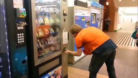 PEOPLE VS VENDING MACHINES   Vending Machine Fail Compilation