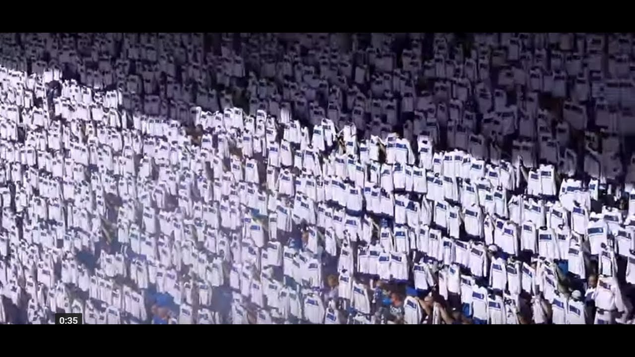 1. FC Magdeburg vs. Dynamo Dresden Einmarsch der Teams 06.10.2018 2. Liga