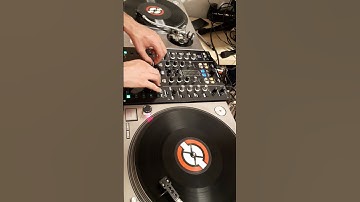 In the mix !! 💣💣💣💣🎶🎶 #shorts #djbooth #djset #technology #pioneerdj #traktor #timecode