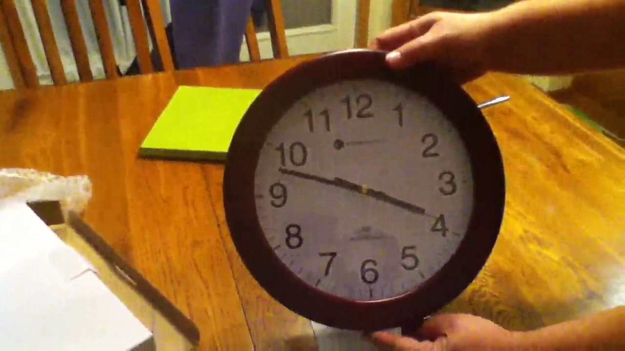 Ambient Weather RC 1250CH 12 5' Atomic Radio Controlled Wall Clock Review