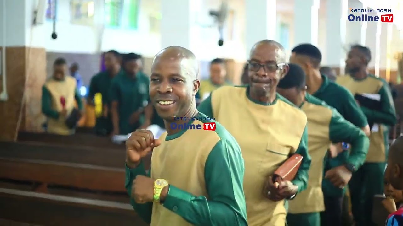 NAJIVUNIA NIMEZALIWA KWENYE MOJA KANISA LA WATAKATIFU MKATOLIKI LA MITUME NIMEBATIZWA MIMI MKATOLIKI