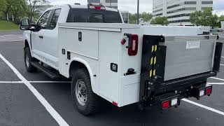 Service Body with Lift