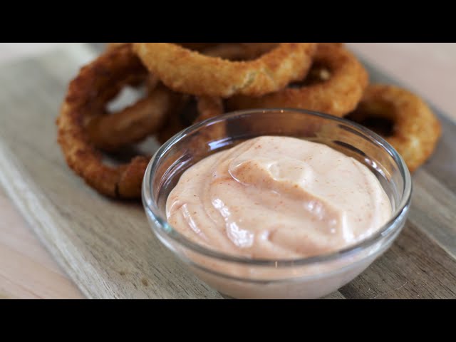 Blooming Onion and Dipping Sauce - Chef in Training