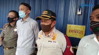 DETIK-DETIK PENYEGELAN TEMPAT PIJAT DI BANDUNG, Terapis Keluar tapi Tamu Tak Mau Takut Difoto