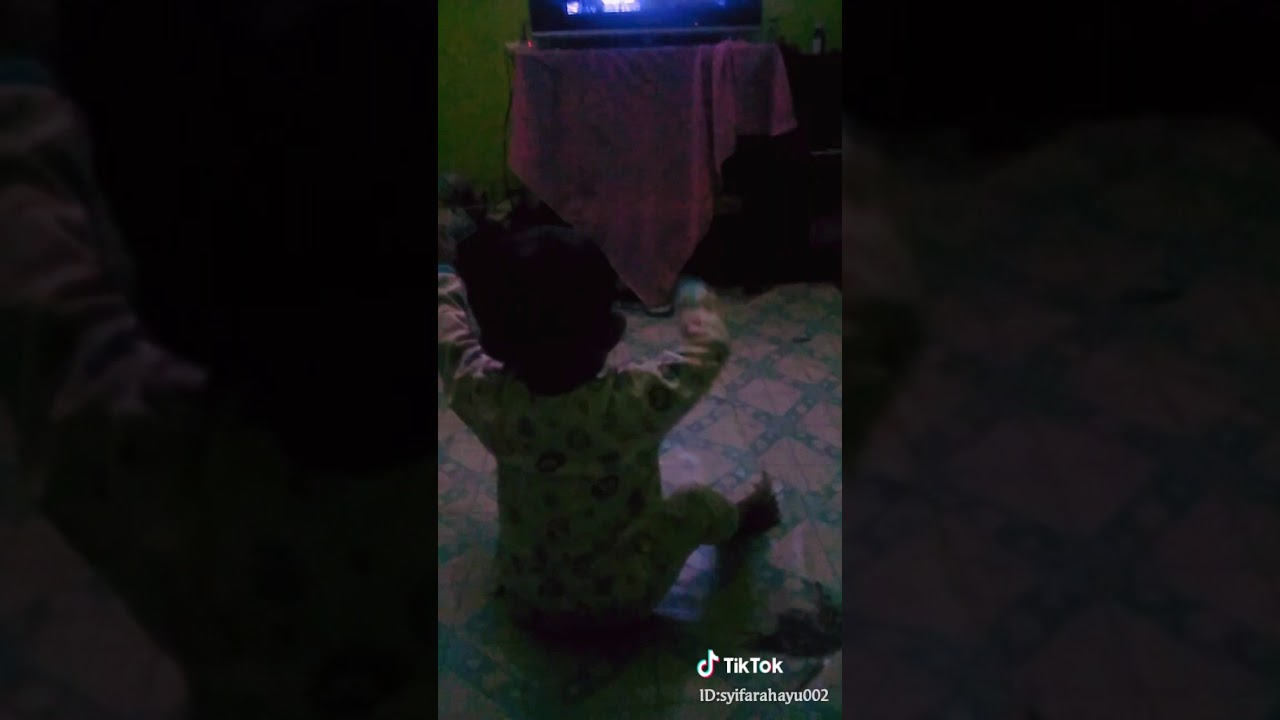  Anak  kecil belajar tiktok YouTube