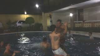Pool Game Chicken Fight