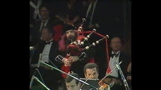 Mull Of Kintyre - Louis Clark & the RPO & Roy Wood on bagpipes - ELO Wizzard Beatles McCartney