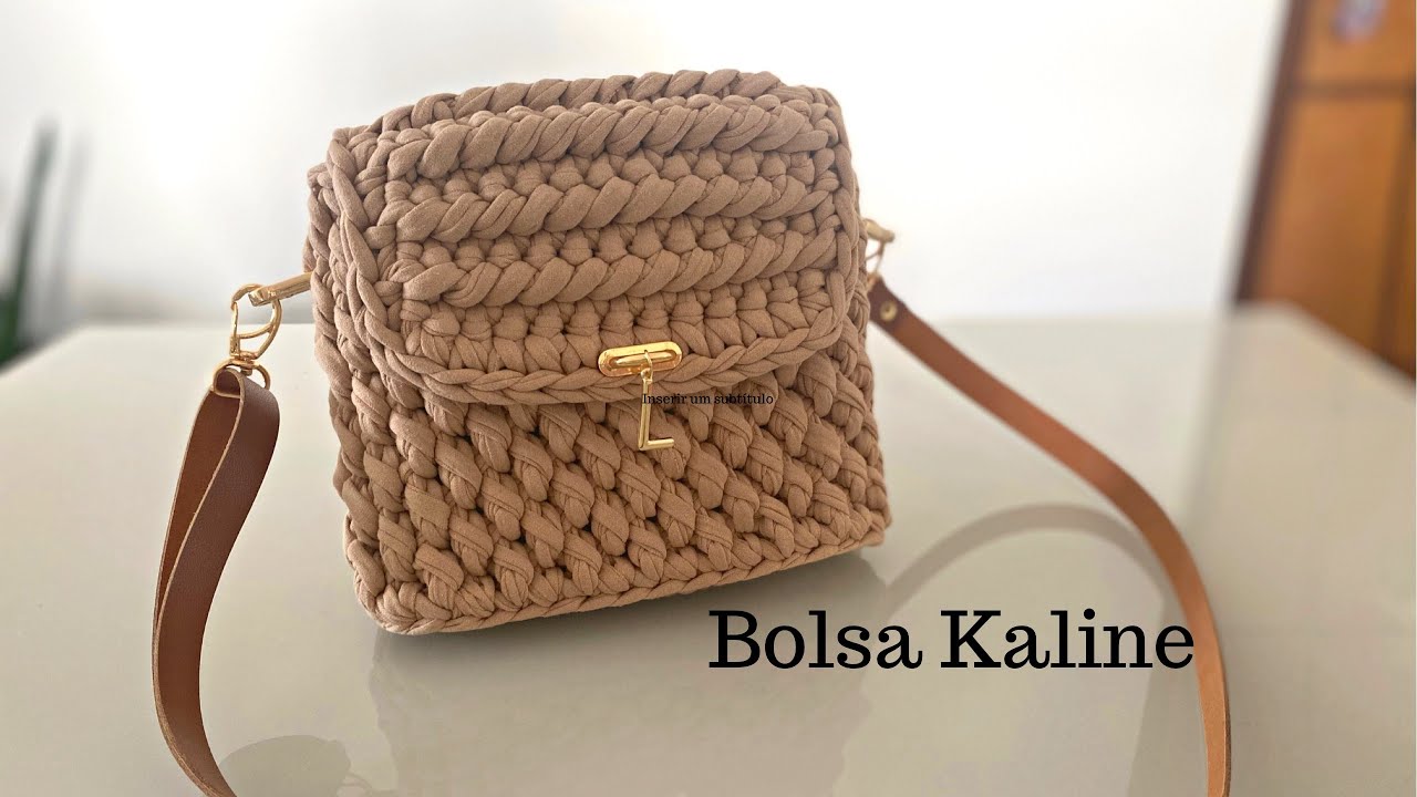 Bolsa Kaline em crochê com fio de malha