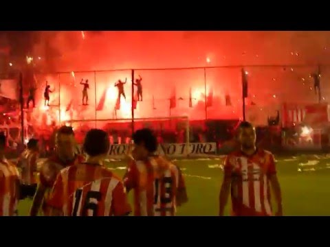 Espectacular recibimiento de los hinchas de San Martín de Mendoza en la final de ascenso