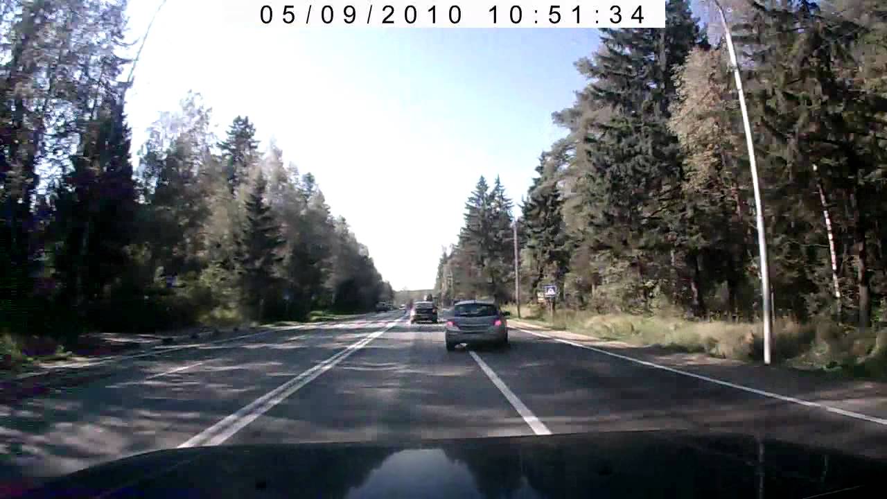 Un milagro automovilístico en una transitada ruta rusa