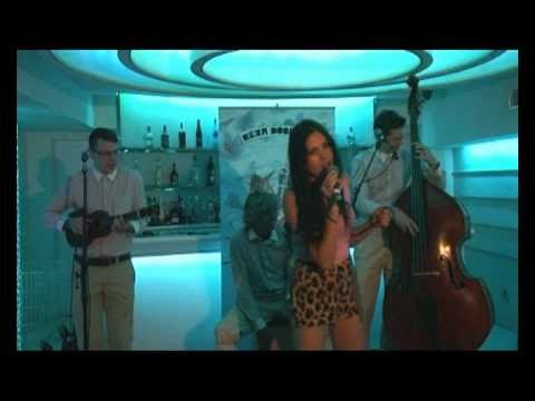 Showcase Eliza Doolittle in Gift by Room Mate Hotels