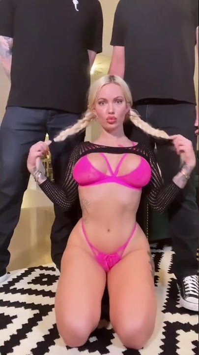 La muñeca quiere una verga enorme🙈👄?