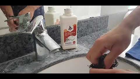 Nước tẩy rửa cặn canxi sen vòi inox